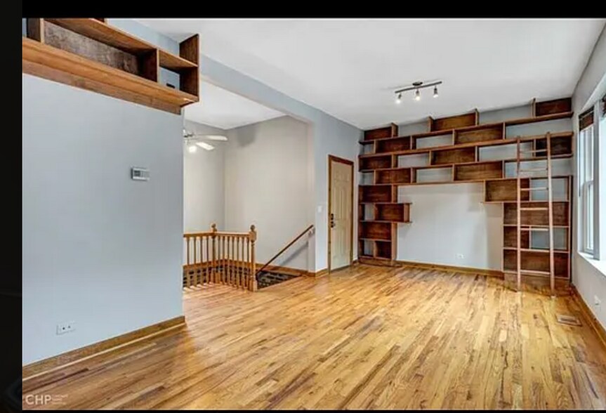 Primary Photo - 1349 N Washtenaw Ave