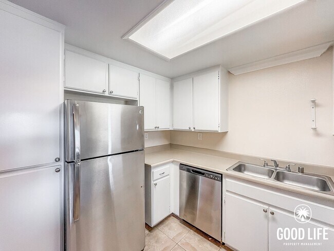 Building Photo - SD: Beautiful 1BD/1BA Condo in San Marcos with Community Pool, Private Balcony & Reserved Parking