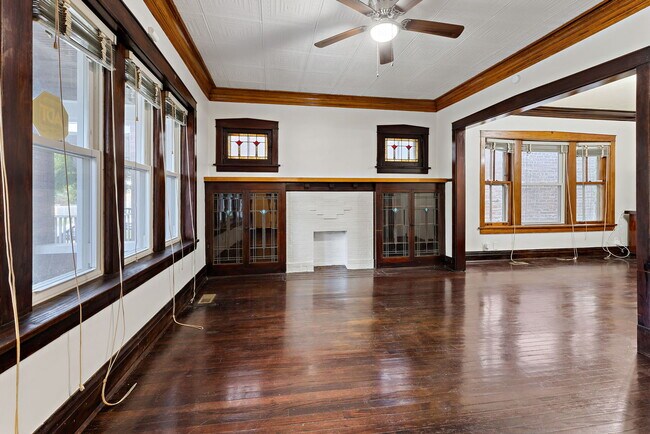 Building Photo - 7424 S Blackstone Ave