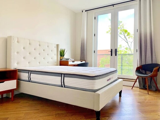 Building Photo - 289 Fenimore St