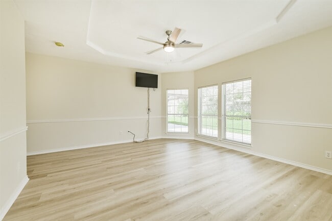 Building Photo - 11918 Mariposa Canyon Dr