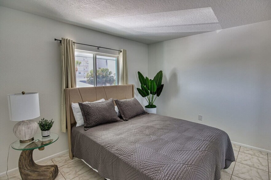 Building Photo - 505 Fillmore Ave