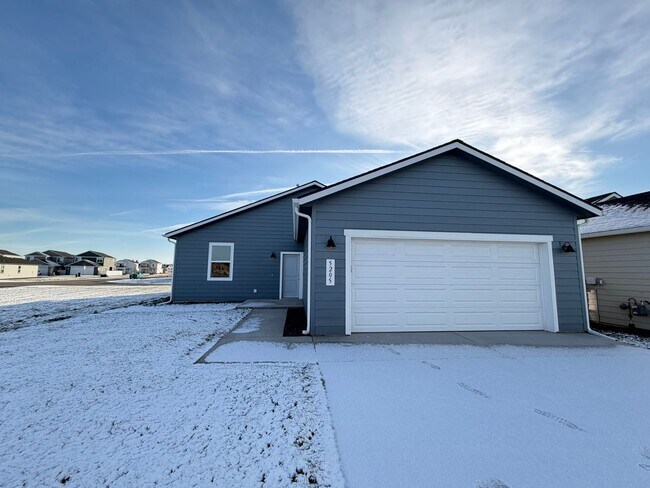 Building Photo - Brand New Foxtail Rancher