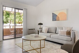 Building Photo - 1600 Villa St