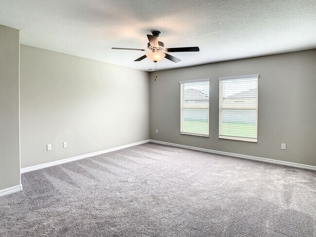 Building Photo - Beautiful 4 bedroom 2.5 bathroom Single Family House! Like new!