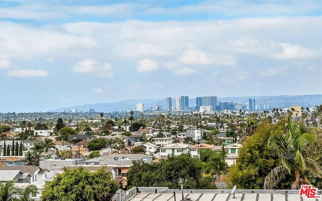 Building Photo - 4703 Saturn St