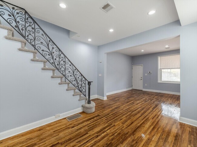 Building Photo - 19 Osborn St