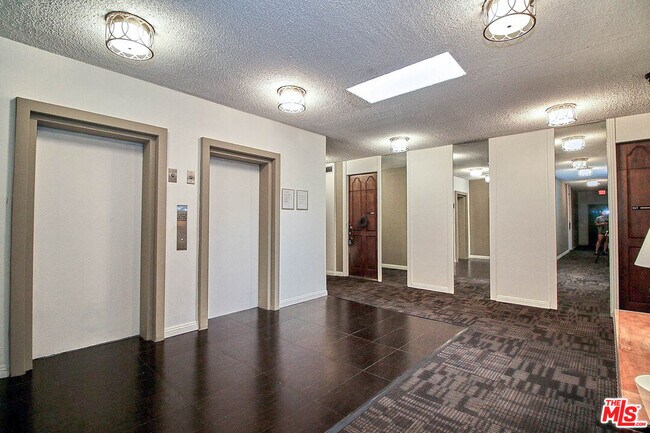 Building Photo - 400 La Fayette Park Pl