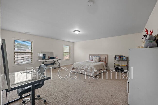 Building Photo - 669 Sportsman Ln