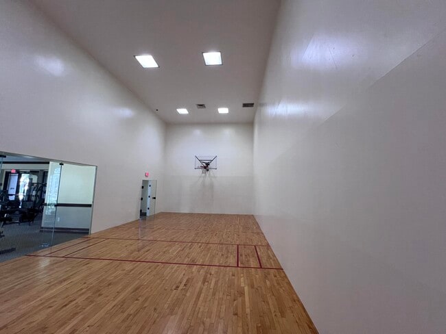 Building Photo - 3018 Alcazar Pl