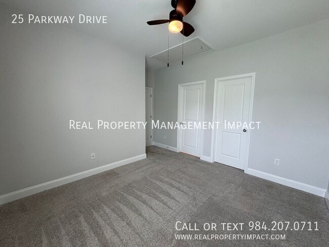 Building Photo - 25 Parkway Dr