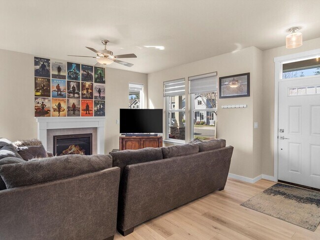 Building Photo - Modern Comfort & Style with A/C in Tumwate...