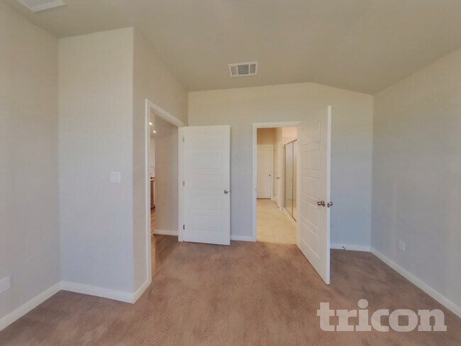 Building Photo - 13693 Paxton Blvd