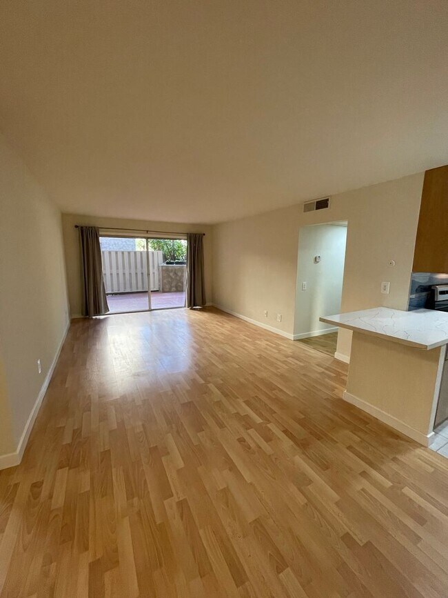 Building Photo - 6416 Friars Rd