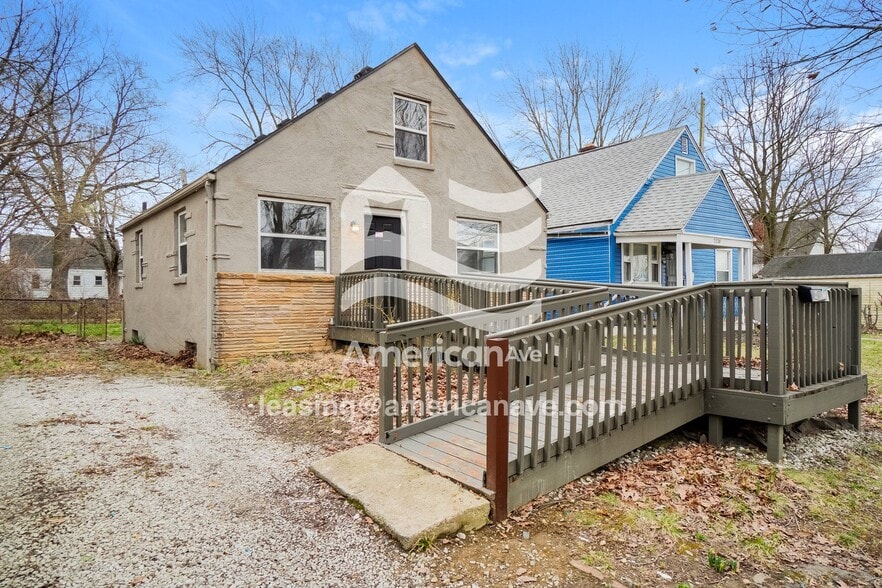 Building Photo - 2144 Ontario St