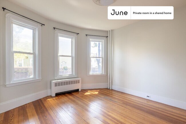 Building Photo - Room in Shared 4 bed/1 bath home