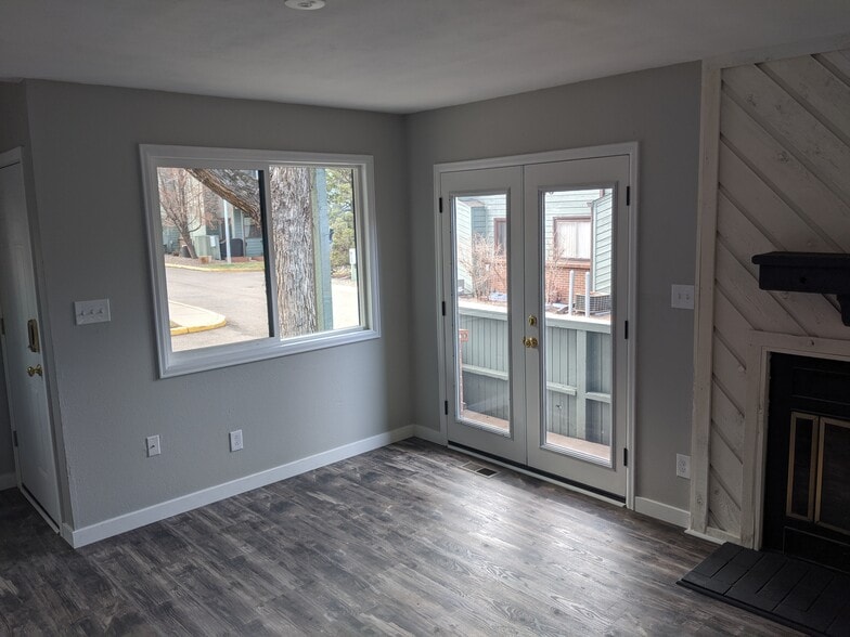 Building Photo - 10230 W Jewell Ave