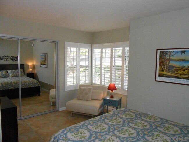 Building Photo - 4850 Bella Pacific Row