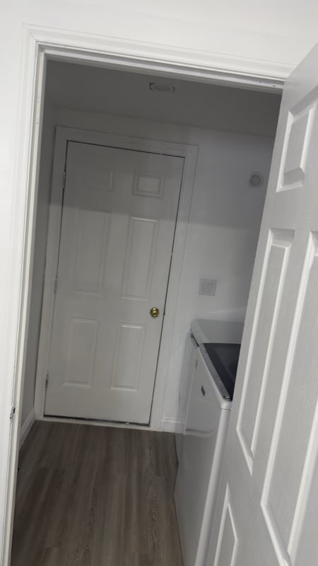 Building Photo - 3044 Kings Realm Ave