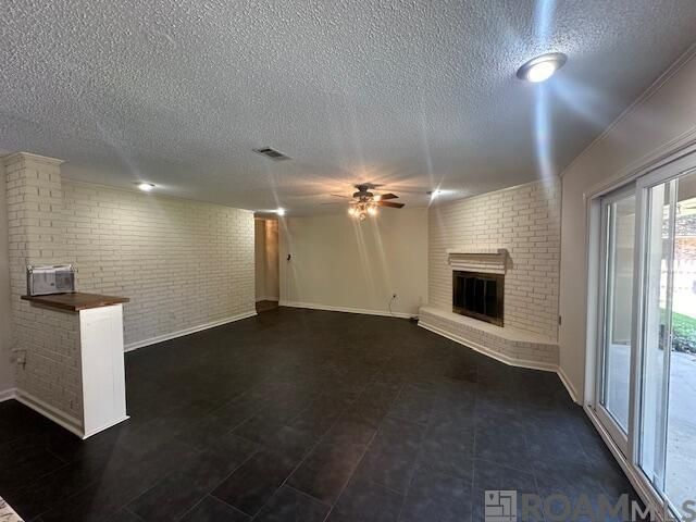 Building Photo - 5017 Parkoaks Dr