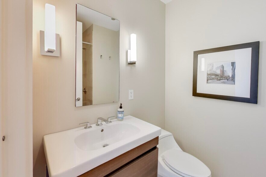 Building Photo - 401 N Wabash Ave