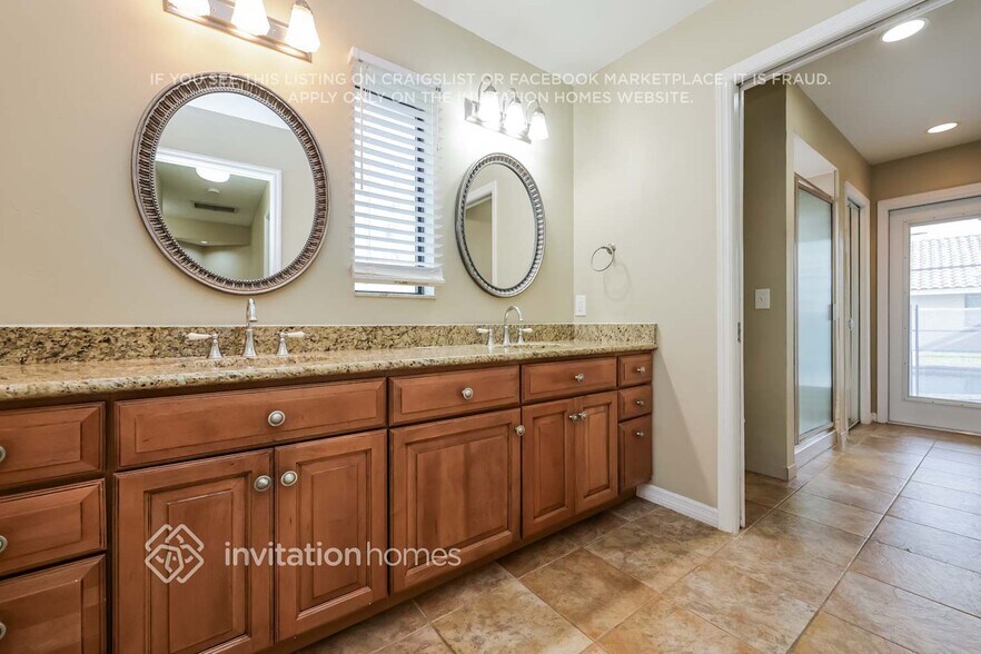 Building Photo - 4443 Bardsdale Dr