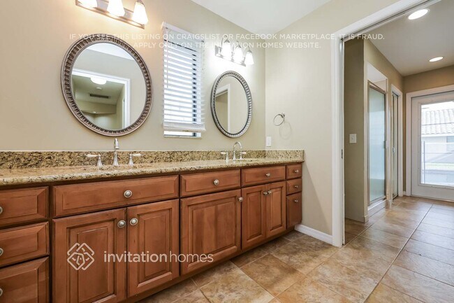 Building Photo - 4443 Bardsdale Dr