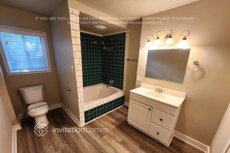 Building Photo - 1307 N Proctor St