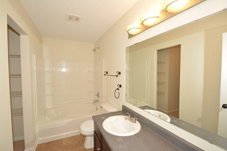 Building Photo - 8234 Gathering Cir
