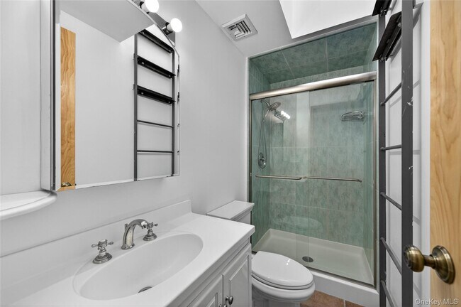 Building Photo - 428 Harbor Rd