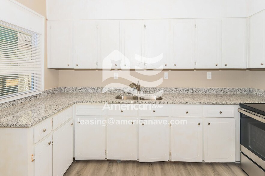 Building Photo - 1385 Patterson St