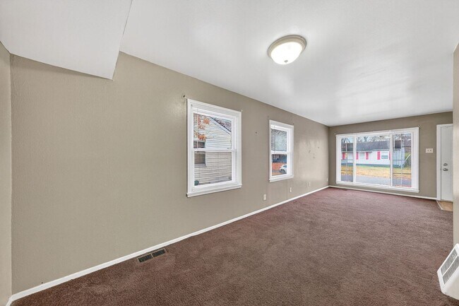 Building Photo - 219 Presley Rd