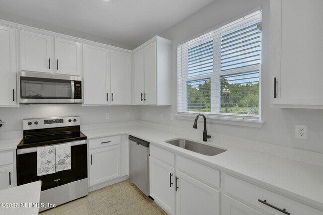 Building Photo - 1096 Farwell St