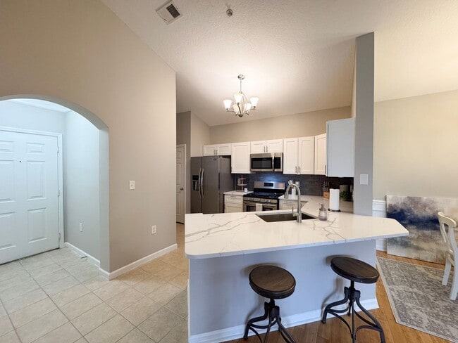 Building Photo - Stunning 3 Bed 2 Bath Condo In Amenity-rich Westchester At Stratford