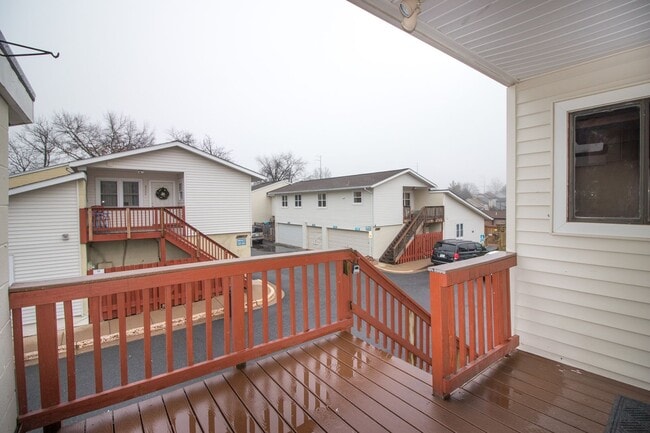 Building Photo - Upgraded & Spacious Condo in the Heart of ...
