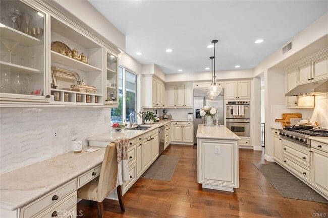 Building Photo - 12 Bentley Rd