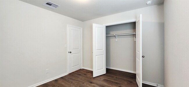 Building Photo - 422 Magnolia Ln