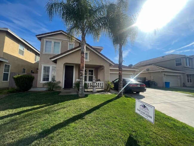 Building Photo - Spacious 4 Bed, 3 Bath Home in Madera – Pe...