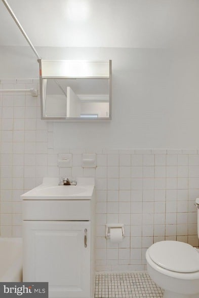 Building Photo - 1822 Maryland Ave NE