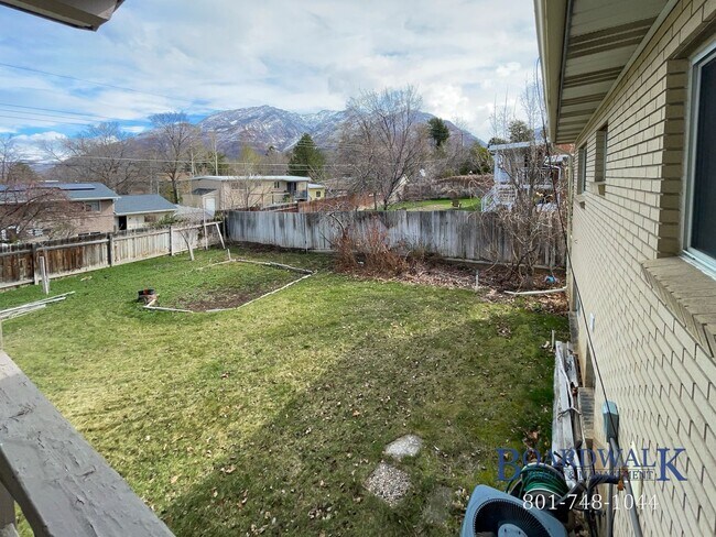 Building Photo - 2827 E Bridgewater Dr