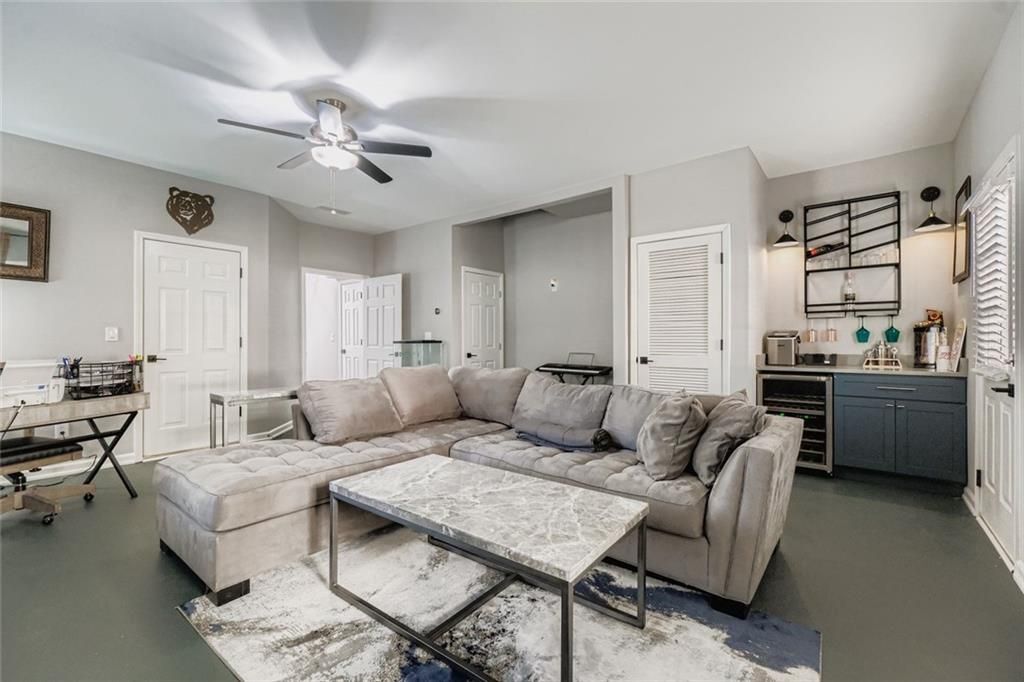 Building Photo - 6414 Queens Court Trace