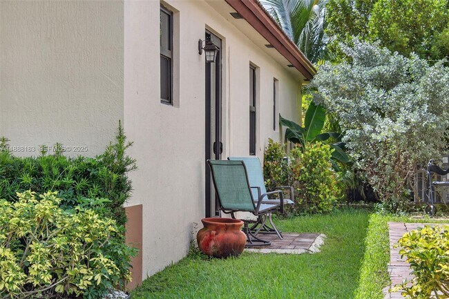 Building Photo - 3616 SE 2nd Dr