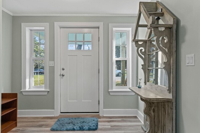 Building Photo - Marsh View Beaufort Home Available Now