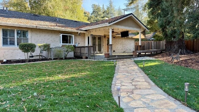 Building Photo - Gorgeous Property on Private Street conveniently located on West side near Downtown!