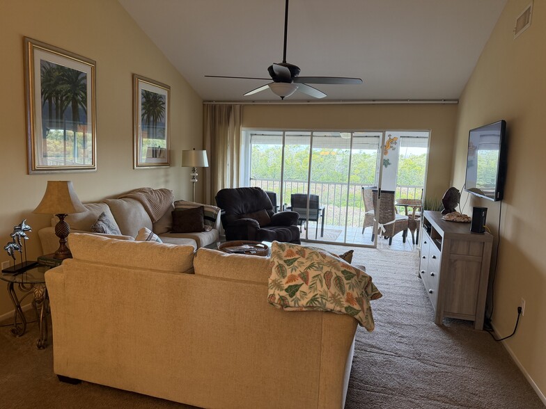 Building Photo - 708 Estuary Dr