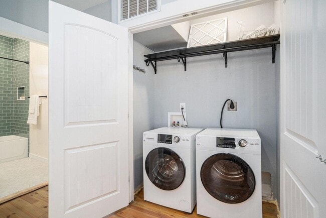 Building Photo - 292 Congress St