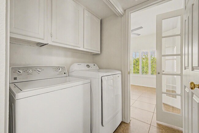 Building Photo - 11666 N 28th Dr