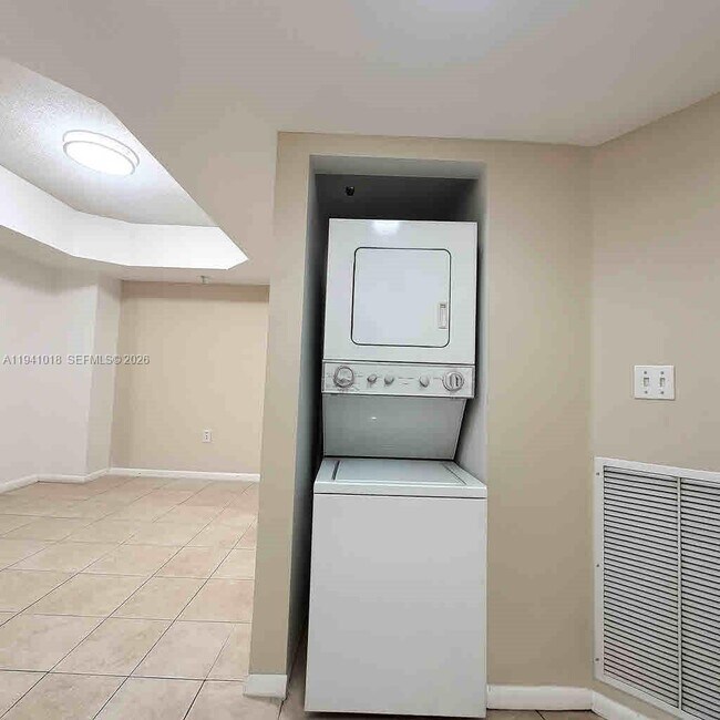 Building Photo - 9156 Collins Ave