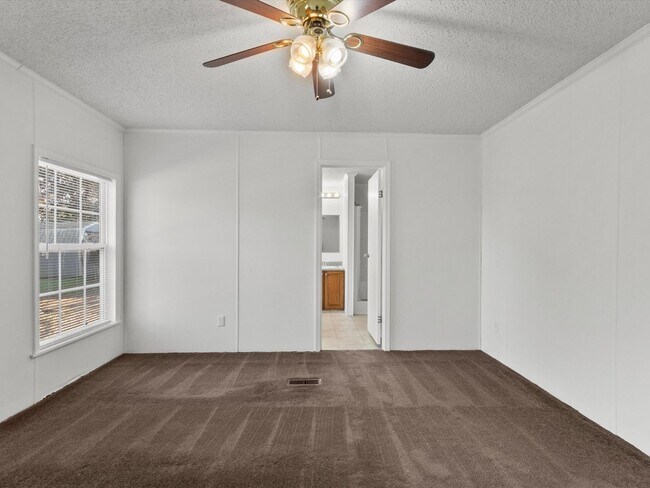 Building Photo - Great Home Near Tanner High School!