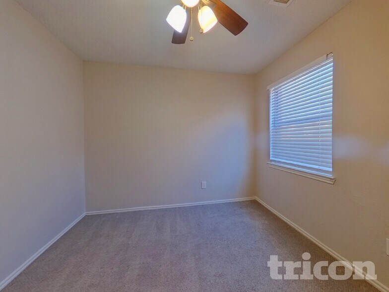 Building Photo - 5328 Waterford Dr